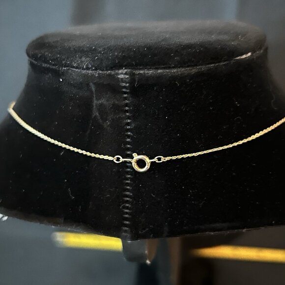 Vintage Avon Necklace Gold Tone Letter “ T “ Pendant Initial Jewelry Sz 18” - Picture 2 of 6